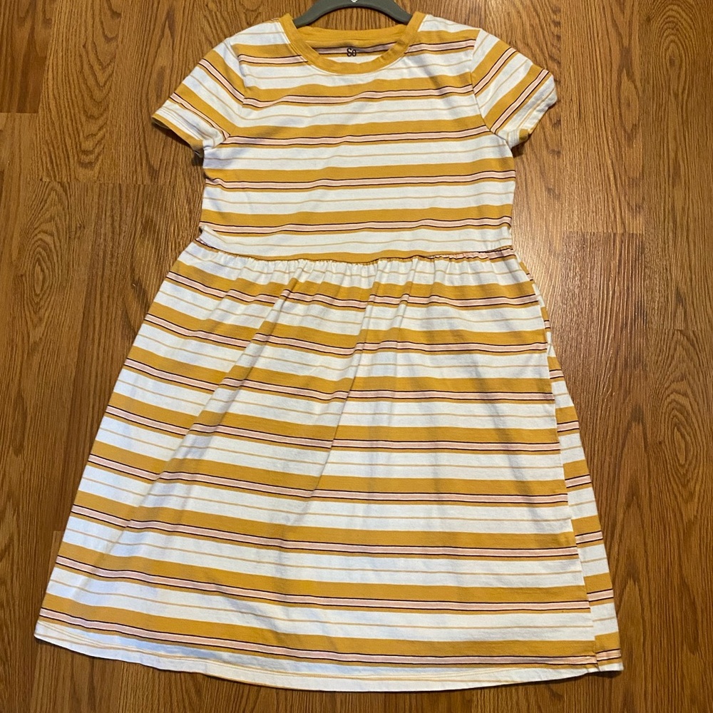 Short Sleeve Dress Women’s Size M 100% cotton yellow & white stripe multi color